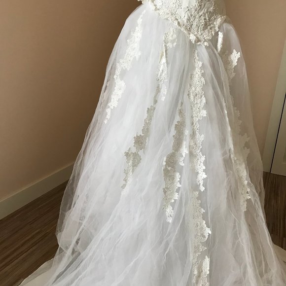 Bridal Embellished Mesh Satin Bodice Wedding Gown Long Tulle Train (Never worn) - Picture 7 of 10